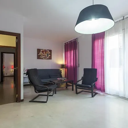 Sagrada Familia Apartment *